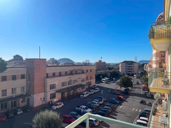 ALBENGA – CENTRALISSIMO E RISTRUTTURATO